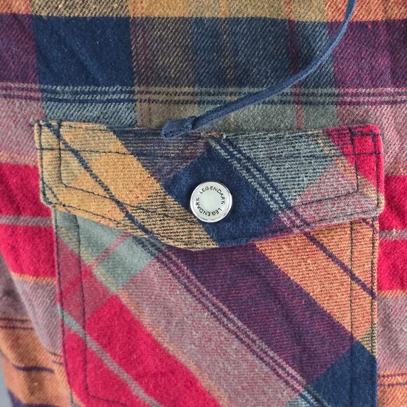 Legendary Whitetails Plaid Flannel Shirt w/ Hood – Size Small mens 6606‎ - Picture 2 of 9